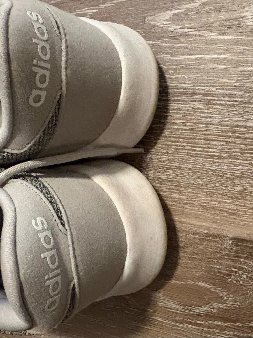 Adidas Cloudfoam size 9.5